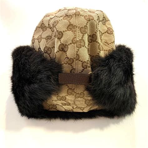 pelliccia rosa uomo gucci|cappelli gucci uomo.